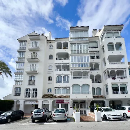 En Puerto Banus Jardines Tropicales1 Apartman Marbella