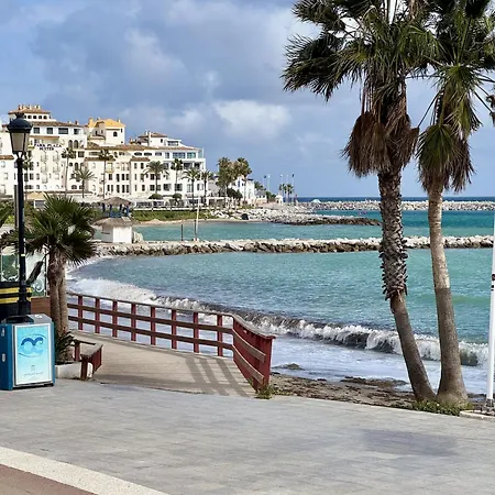 En Puerto Banus Jardines Tropicales1 Марбелья