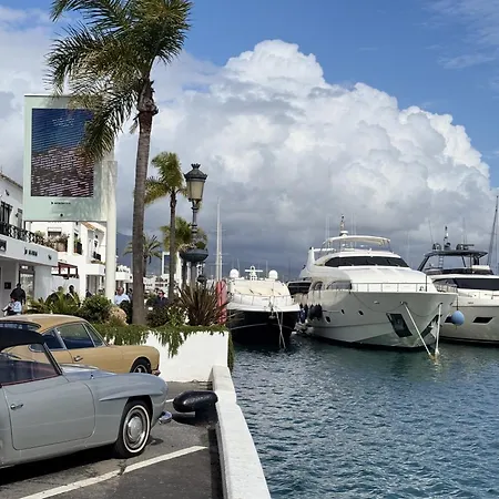 En Puerto Banus Jardines Tropicales1 * Марбелья