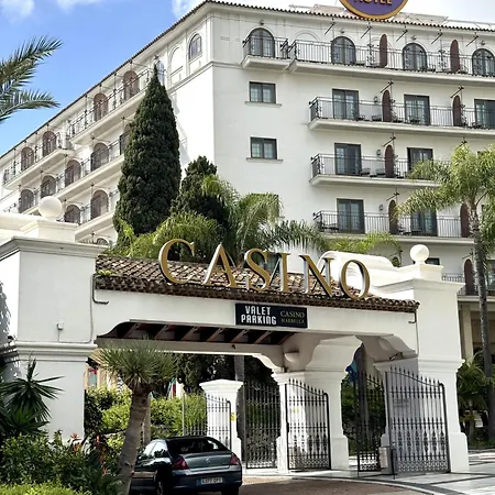 En Puerto Banus Jardines Tropicales1 Apartament